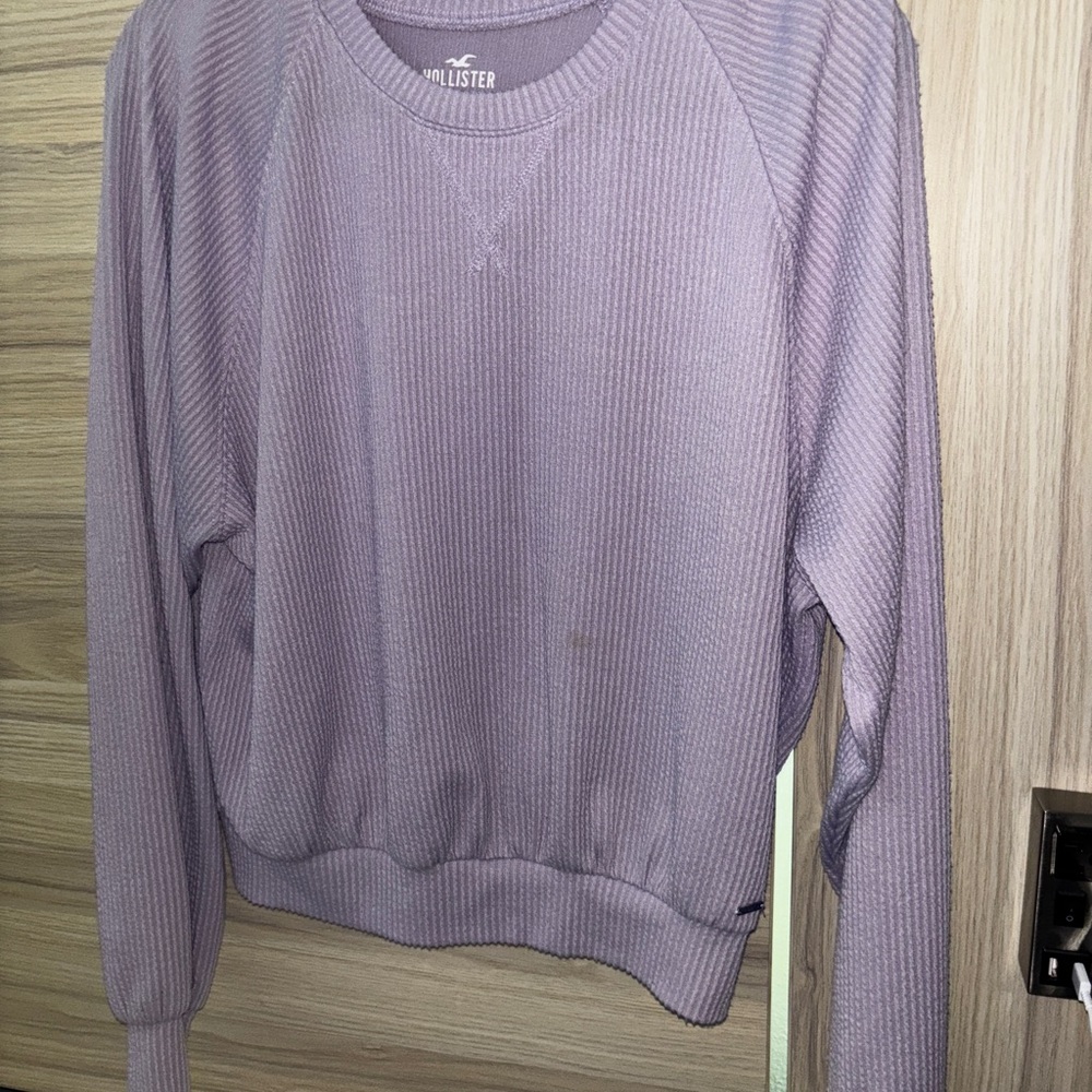 Hollister Women's Lavender Crew Neck Sweater